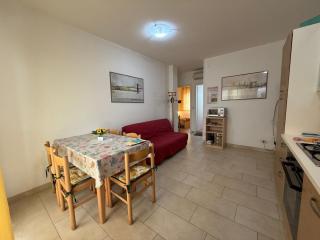 Stay in our beachside flat - 5