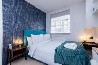 Convenient 3-Bed House in Bedford with Driveway - Bedford - 3