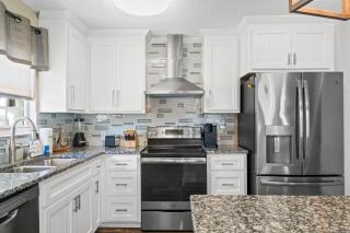 Beachy Bonanza by Book That Condo - Panama City Beach - 8