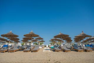 Empty Rv Parking Campground Beachfront - Kalivia Poligirou - 6