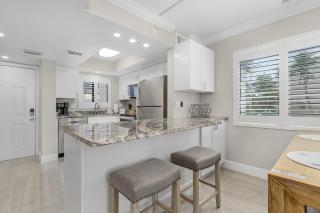 Seaside 101- Oceanview 2BR 2BA Condo with Pool, Steps to Beach condo - Fort Myers Beach - 4