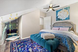 A Part of History! Gated Yard, Hot Tub, 5 BR - 3