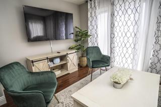 Viva Vegas Cozy 3BR Home Minutes from the Strip - Las Vegas - 1