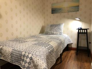 Homey 3-Bedroom 1 bathroom Apartment Near Harvard SQ & MIT - Cambridge - 1