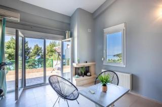 Viorelis Sea View Villa - 8