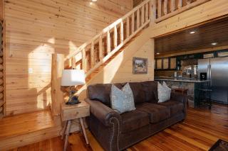 Whippoorwill Calling - Panoramic Mineral Bluff Cabin - Panoramic Views, Hot Tub, Nature Trail, Private Cul-De-Sac Home, Firepit, - Mineral Bluff - 2