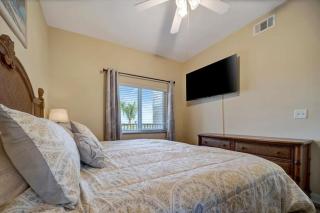 Sunlit Bayview Suite Balcony Pool & Hot Tub - 6