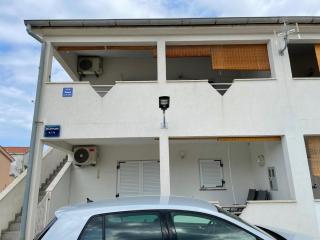 Apartment Near The Beach - Privlaka - 1