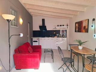 Alegria family apartment and studios - 4
