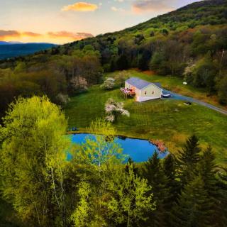 20 Acre Luxe Summer Retreat - Parksville - 0