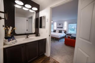 20 Acre Luxe Summer Retreat - Parksville - 2