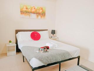 F1-32-01 NeonNestTamarindSuiteWiFiNetflixFreeParking - Cyberjaya - 5