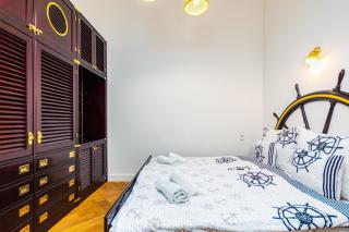 Central Luxury Yacht-Style Old Town - 7