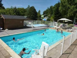 Camping 3 étoiles - Piscine - ccbaddh - Louvie Juzon - 9