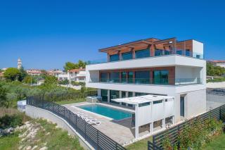 Villa Eligo mit 2 Whirlpools, Meerblick, Pool und Fitnessraum - Premantura - 9
