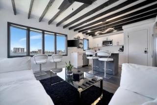 The Aura a Luxury Waterview Condo & heated pool - 7