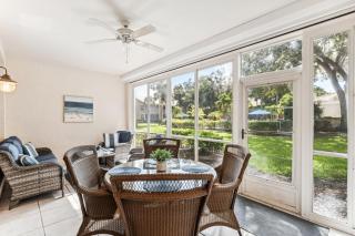 Desired Pelican Landing First Floor Coach Home - Bonita Springs - 8