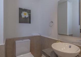 Sophisticated 1BR Retreat in Kamaran El Gouna I Pool View and Access - Hurghada - 8