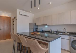 Sophisticated 1BR 1,5 Bath Duplex - Kamaran El Gouna, Pool View & Access - Hurghada - 1
