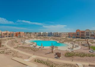 Sophisticated 1BR 1,5 Bath Duplex - Kamaran El Gouna, Pool View & Access - Hurghada - 6