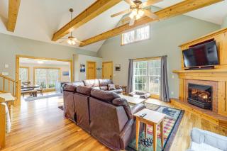 Pet-Friendly Cabin with Hot Tub in North Carolina! - Stony Fork - 8