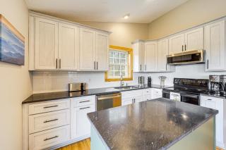 Pet-Friendly Cabin with Hot Tub in North Carolina! - Stony Fork - 1