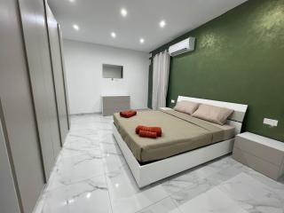 4 bedroom seafront apartment - Sliema - 2