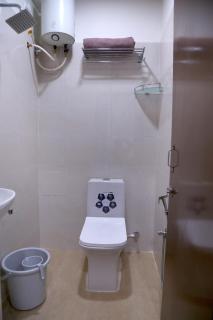 Yendluri's- QueenBed Room-7 Kondapur, Gachibowli - Lingampalli - 5