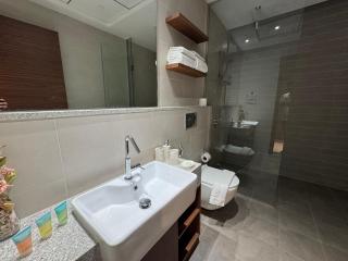 ASHRI Luxe apt on Sheikh Zayed 5 mins Downtown Dubai near Metro - 3