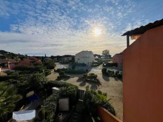 Appartement moderne 2 pièces avec balcon et parking à La Londe-les-Maures - FR-1-826-2 - 8