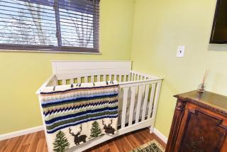 Secluded Hilltop Hideaway - Hot Tub! Two Living Rooms! - 8