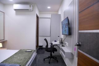 Yendluri's- QueenBed Room-13 Kondapur, Gachibowli - 1