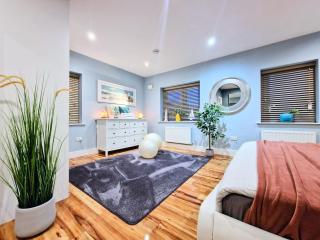 Master bedroom with ensuite - Lucan - 1