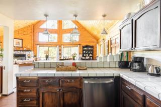 ADELAIDE HILL IN PINE MOUNTAIN CLUB BREATHTAKING VIEWS 3Bd 3Bth SPA TUB - Pine Mountain Club - 3