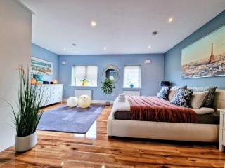 Master bedroom with ensuite - Lucan - 5