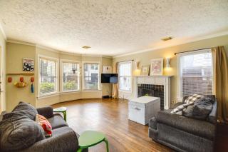 Charming Historic Houston Home w/ Yard! - 6