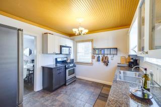 Charming Historic Houston Home w/ Yard! - 1