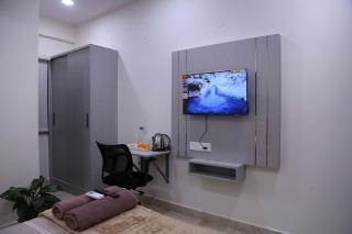 Yendluri's- QueenBed Room-21 Kondapur, Gachibowli - Lingampalli - 7