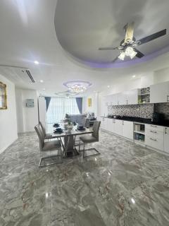 Moggy s Bar And Guest House - 5