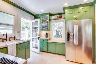 Walkable Cottage Near Balboa Park with Yard and Grill! - 2