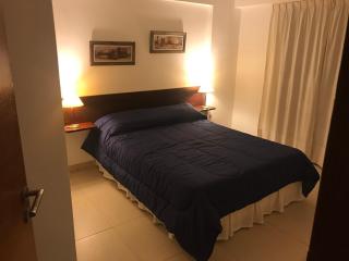 Departamento en el centro, zona tranquila - 1