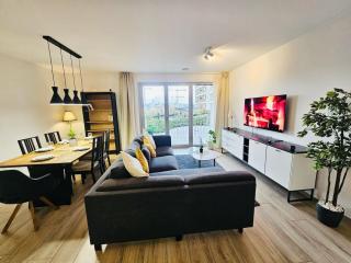 Serene 2 bedroom flat with private terrace-CD10 - 0