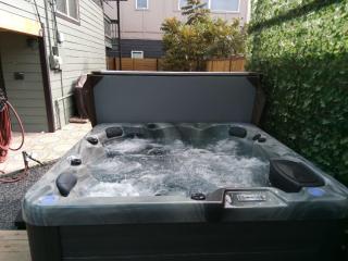 Hot tub, cowboy pool near the Pearl, Riverwalk - San Antonio - 8