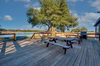 Peaceful Country Retreat - Pond, Deck, Fire Pit - Lometa - 8