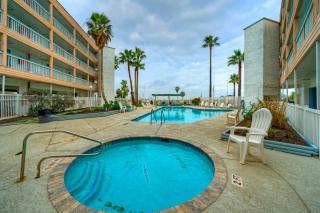 Private Balcony w Ocean View Pool Hot Tub Access Ocean Echo by AvantStay - Corpus Christi - 8
