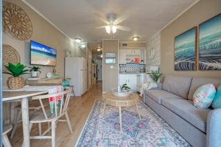 Private Balcony w Ocean View Pool Hot Tub Access Ocean Echo by AvantStay - Corpus Christi - 3