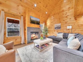 Bear Hug Hideaway cabin - 3