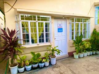 Tamari's Rest House - Lian - 9