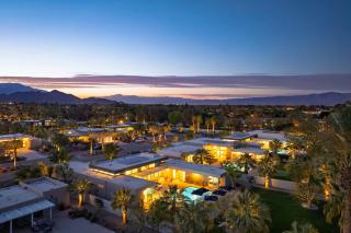 Sleeps 40 3 Luxe Villas next to Empire Polo Club Putting Green Pickleball - La Quinta - 0