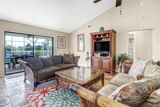 Villa Getaway - Cabo Coral - 8